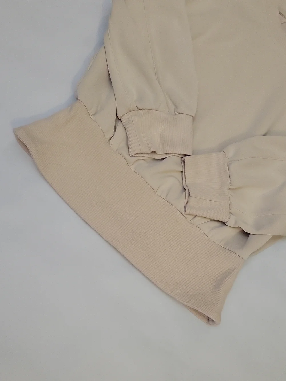Lululemon Softstreme Ribbed-Hem Pullover in Natural Ivory Size 6